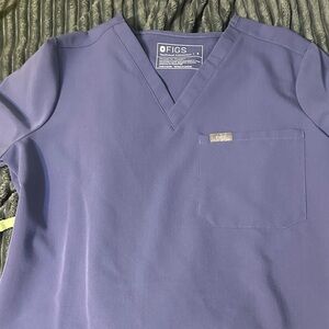 FIGS woman Scrub set  in wayfarer size small petite